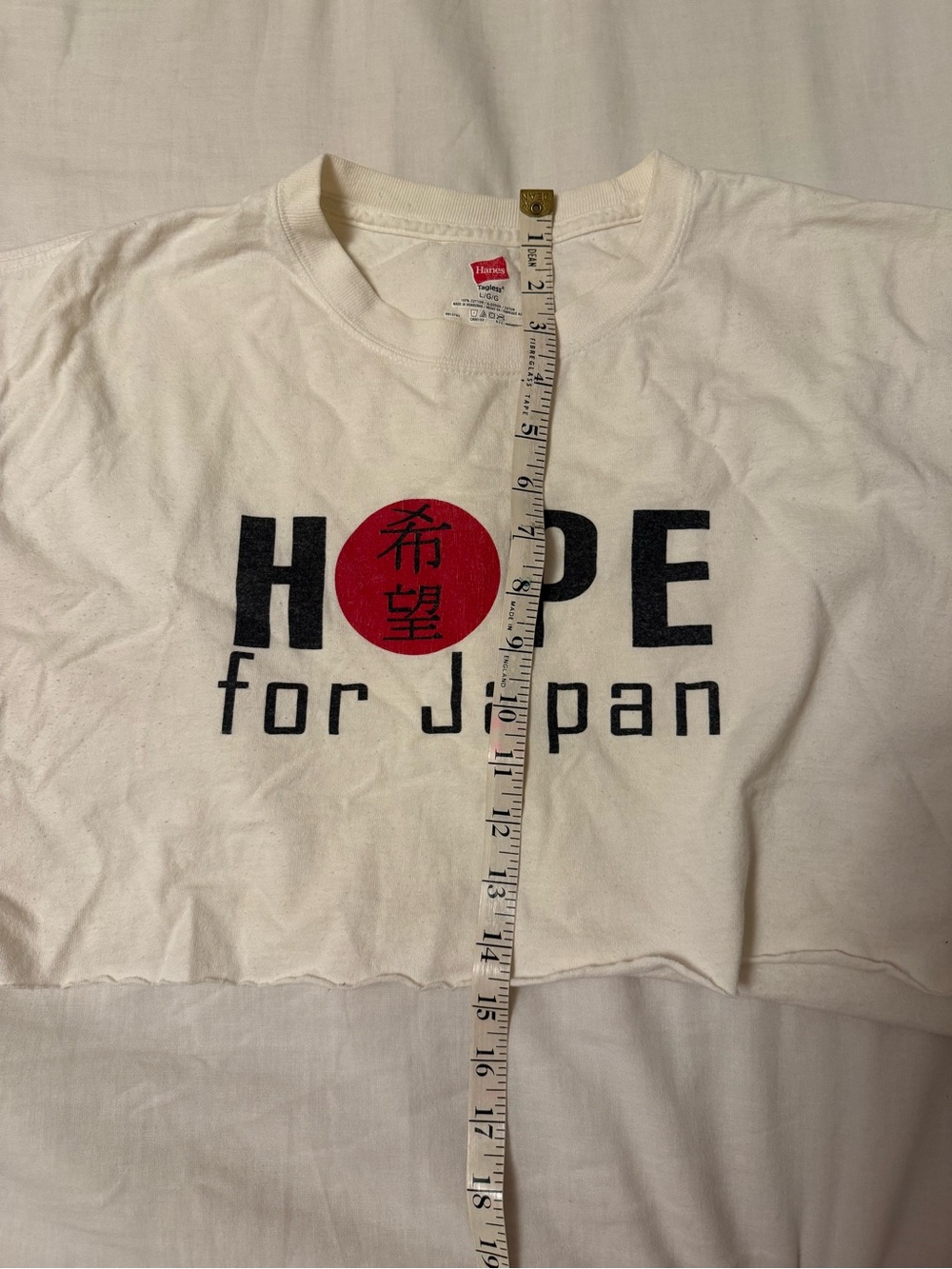 Cropped white graphic tee / crop top with Japan graphic - Picture 3 of 3